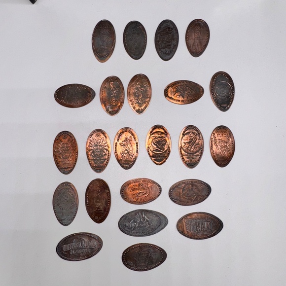 Universal Studios The Souvenir Pressed Penny Collector Booklet Limited Edition - Picture 4 of 15